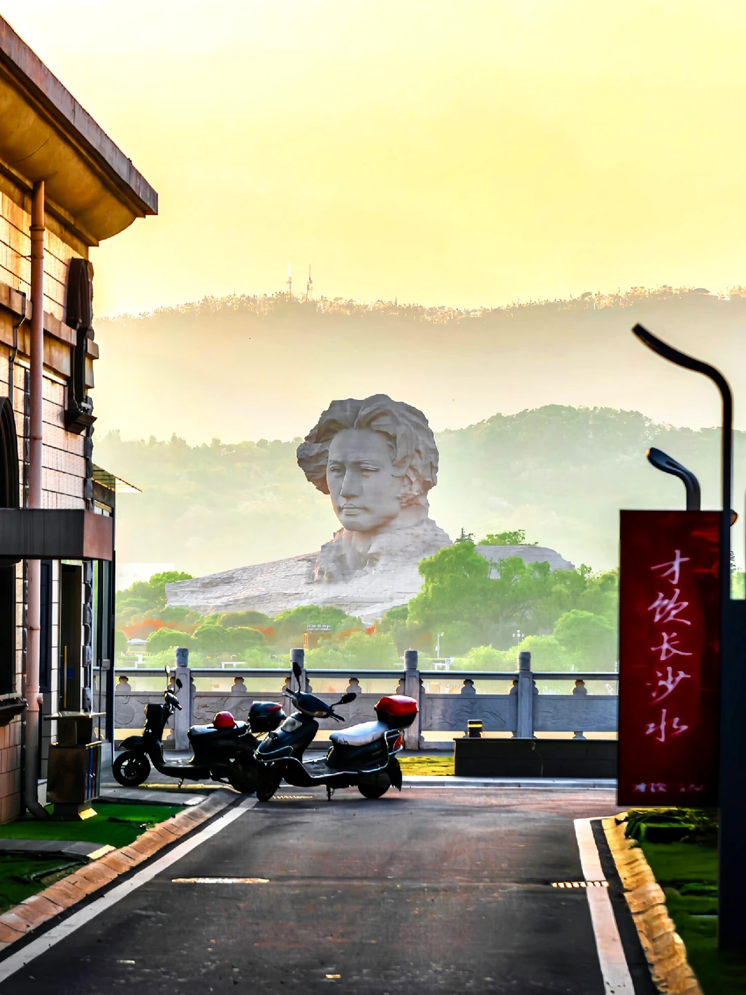 橘子洲头别去人挤人❗️这里地铁直达还免费❗️