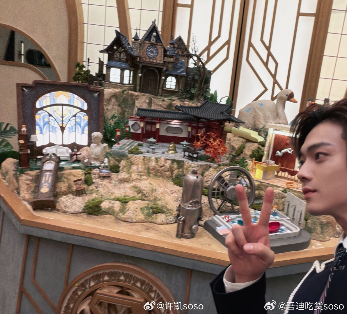 #许凯一瓯春#xk#许凯沈润#
今晚月色真美，眸中所及很明朗，而你朝我走来的路途温柔了万般光景

cr:图源水印侵删 ​