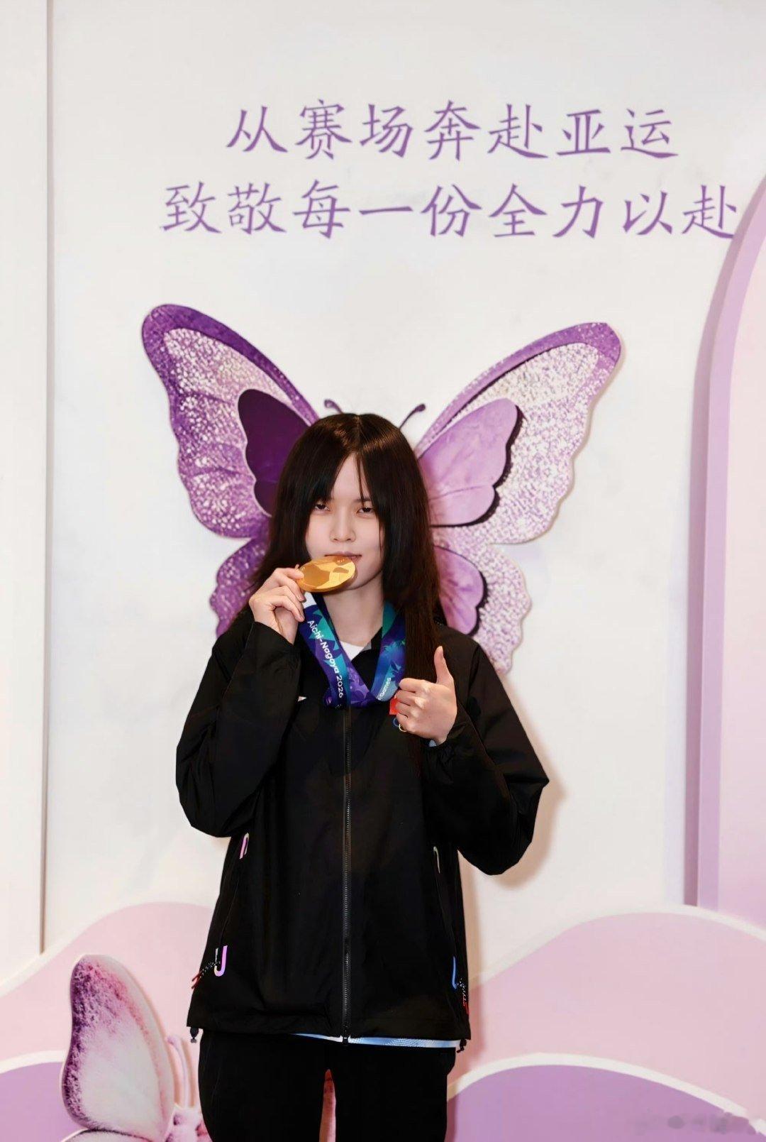 #桃晚安[超话]##桃晚安# #第五人格赛事[超话]#
 大眼，桃神是你爹
桃儿，大胆的走你的花路，你的身后还有我们在呢！ ​