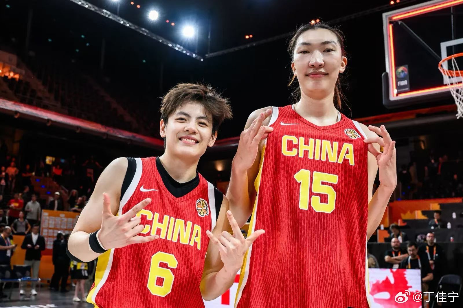#中国女篮20分大胜意大利女篮#
优秀的运动员一定要走出去
走出去才能变得更优秀#中国女篮[超话]##杨舒予[超话]##韩旭##女篮世界杯# ​