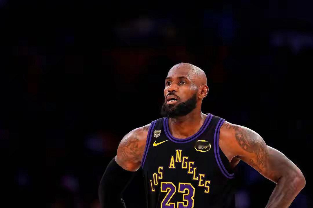 【NBA】落叶归根？詹姆斯正在接近回归骑士随着休赛期的深入，NBA超级...
