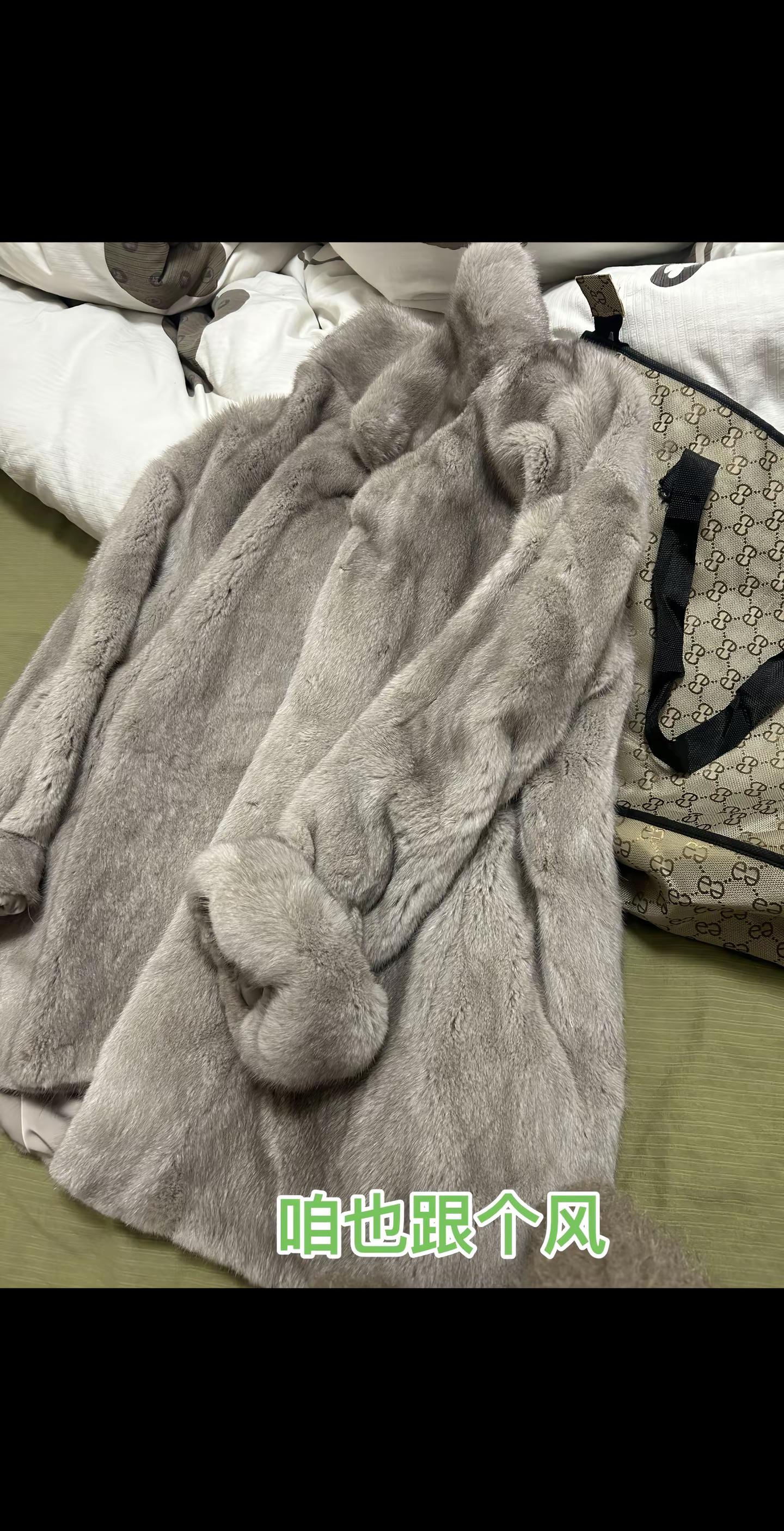 成熟女人的三大标志：穿貂，买黄金，听凤凰传奇😅😅