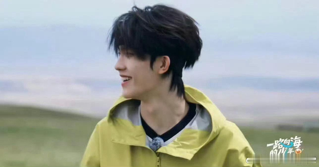 #许昕问苏新皓是不是乒乓球校队的#苏新皓和许昕乒乓球对弈名场面，一来一回打得超精彩。许昕的这句提问，是对他球技最好的盖章。 ​