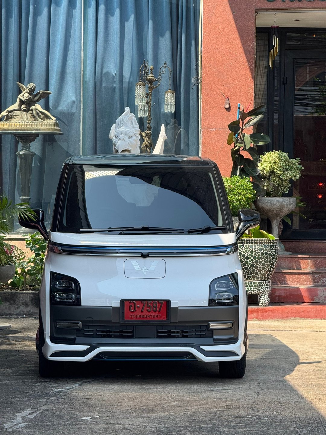 五菱Air EV晴空

东南亚市场上五菱Air EV晴空的能见度不低的，看到它就会自然地联想到三菱i-MiEV。#五菱Air晴空##五菱Airev##五菱晴空Air# ​