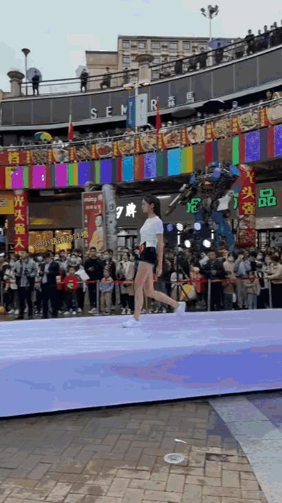 模特小姐姐”狡猾”了