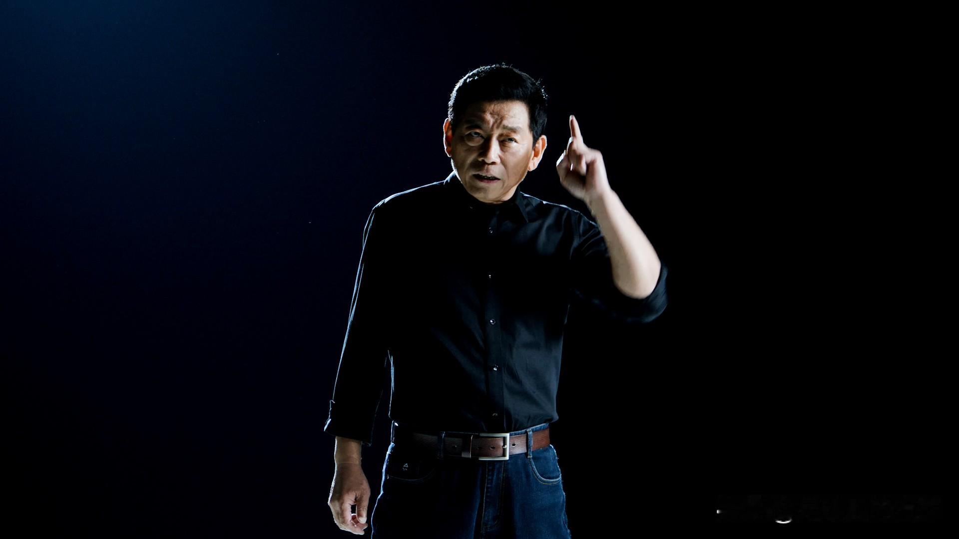 长城汽车在海外为什么受欢迎?魏建军真的是保定车神吗？他造的长城车到底怎样？

1984 年，大多数人还买不起自行车，但20岁的魏建军，就已经开着苏联产的拉达轿车玩漂移了，&34;保定车神&34; 的名号就是那时候传开的。
2024年，在未穿戴安全头盔的状态下，魏建军愣是把小米SU7开到了240km/h，惊呆