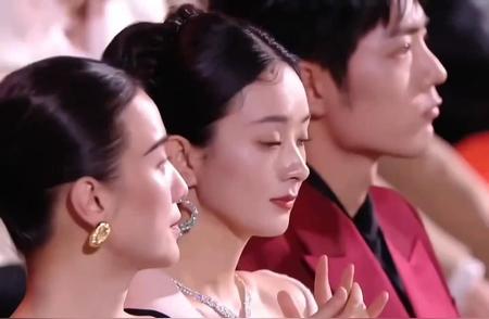 两位养眼的姐姐