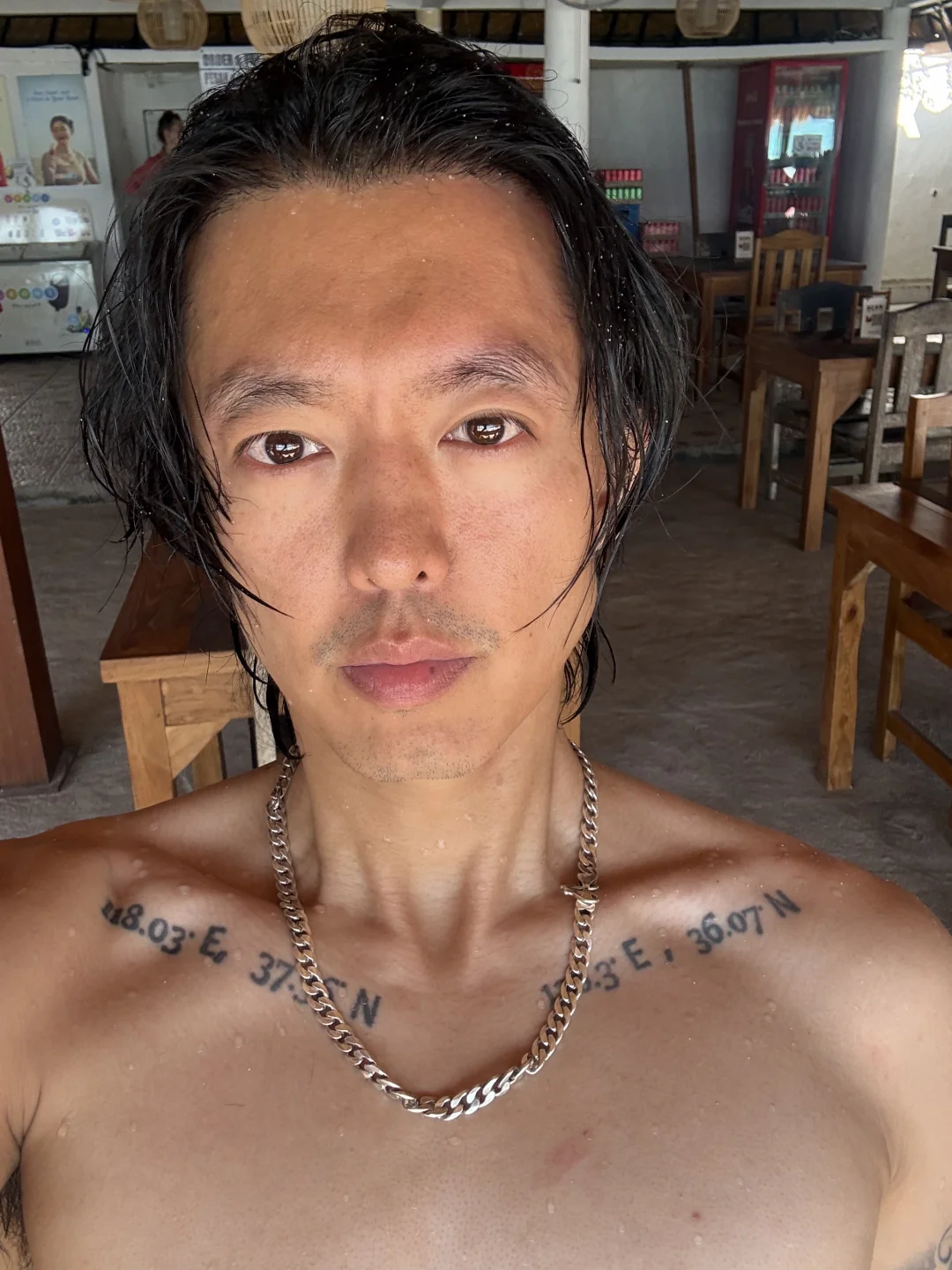 不是日本人也不是韩国人🤷