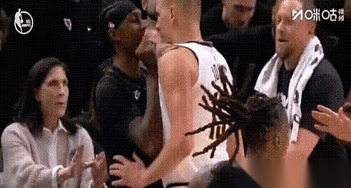 看这场掘金对森林狼的回放，全场最炸裂的镜头全被压缩在了最后1.3秒。 ...