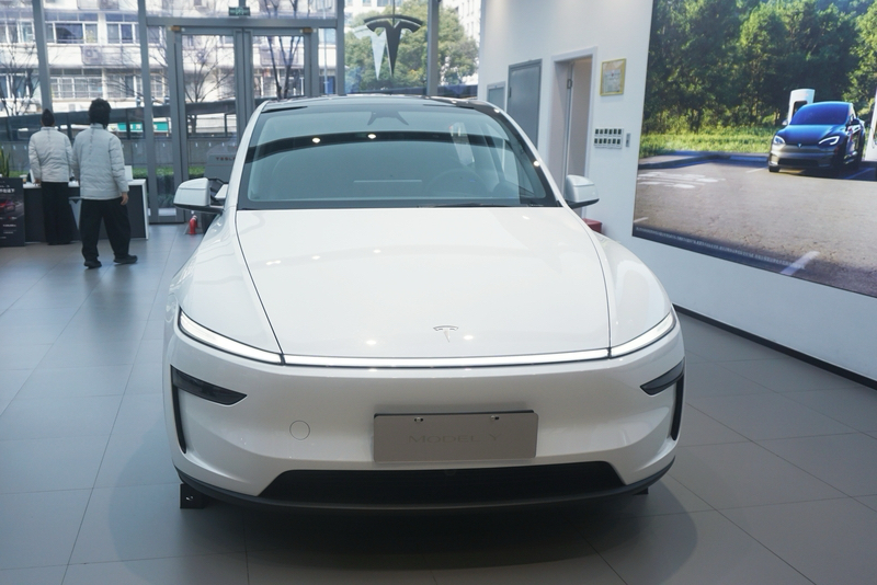 今天给爱车特斯拉Model  Y贴了膜， 选择了特斯拉专供3M车膜， ...