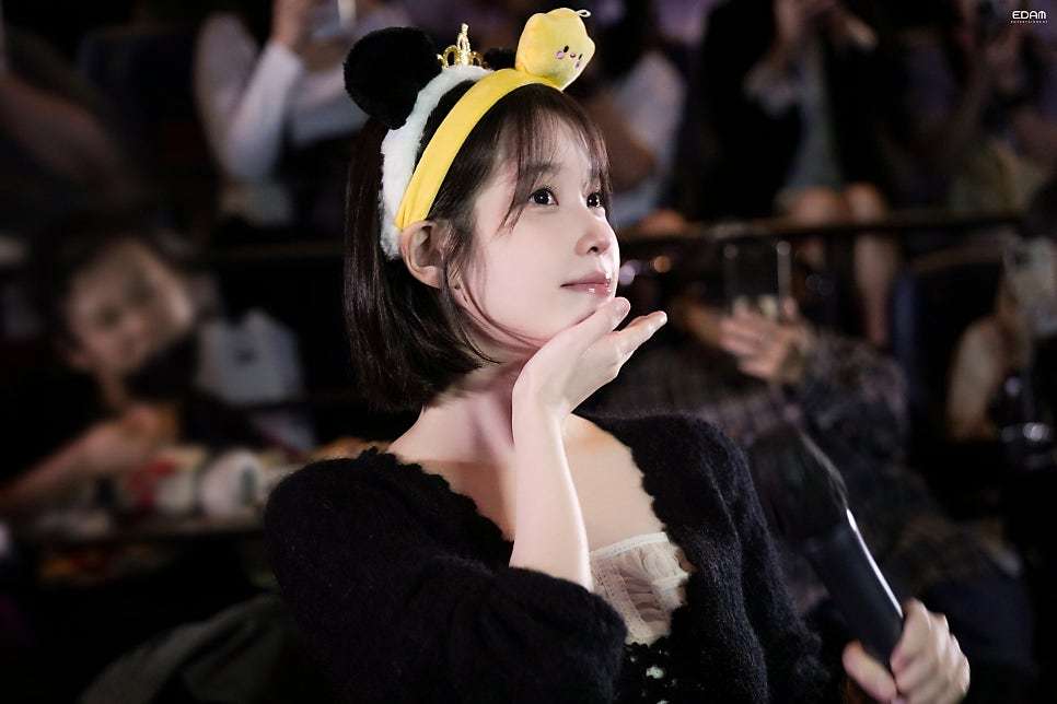 【公告】[IU] 您订购的 IU 舞台问候幕后花絮已经出炉啦。
#知恩IUSunny[超话]# ​
