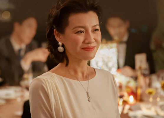 内娱终于出了个可怕的演员，她就是刘琳，不是说她的长相，而是说她的演技，她总是能把一个配角饰演的很突出，感觉比男女主还要惊艳！

主要信源：（新华网——演技面前，颜值真的不重要）

年代剧《生逢其时》播出之后，不少观众看完其中一段戏份，心里长时间都觉得压抑。

霍青莲在家里面发现孩子已经被带走，短暂停