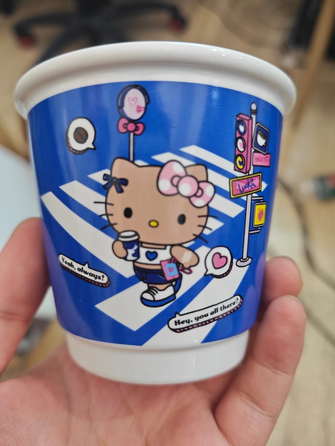 买瑞幸送的小杯子!（好吧我其实是为了杯子买的瑞幸!）