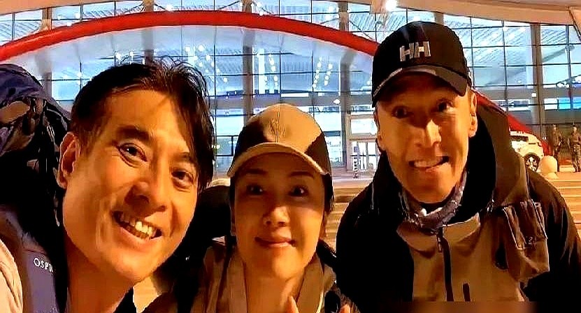 热搜阅读量10个亿，陈坤和张颂文都盯着的张居正，最后落到了胡歌头上。

十年不碰古装，这回一接就是纯正剧，不掺半点恋爱戏。陈道明监制，胡玫执导，网传《琅琊榜》老伙计还要回来搭戏。

十年前梅长苏身子骨弱，靠一口气吊着翻盘。这次演张居正47到57岁，憋了二十五年动手改革，全是硬刀子开局。圈内传别的中生