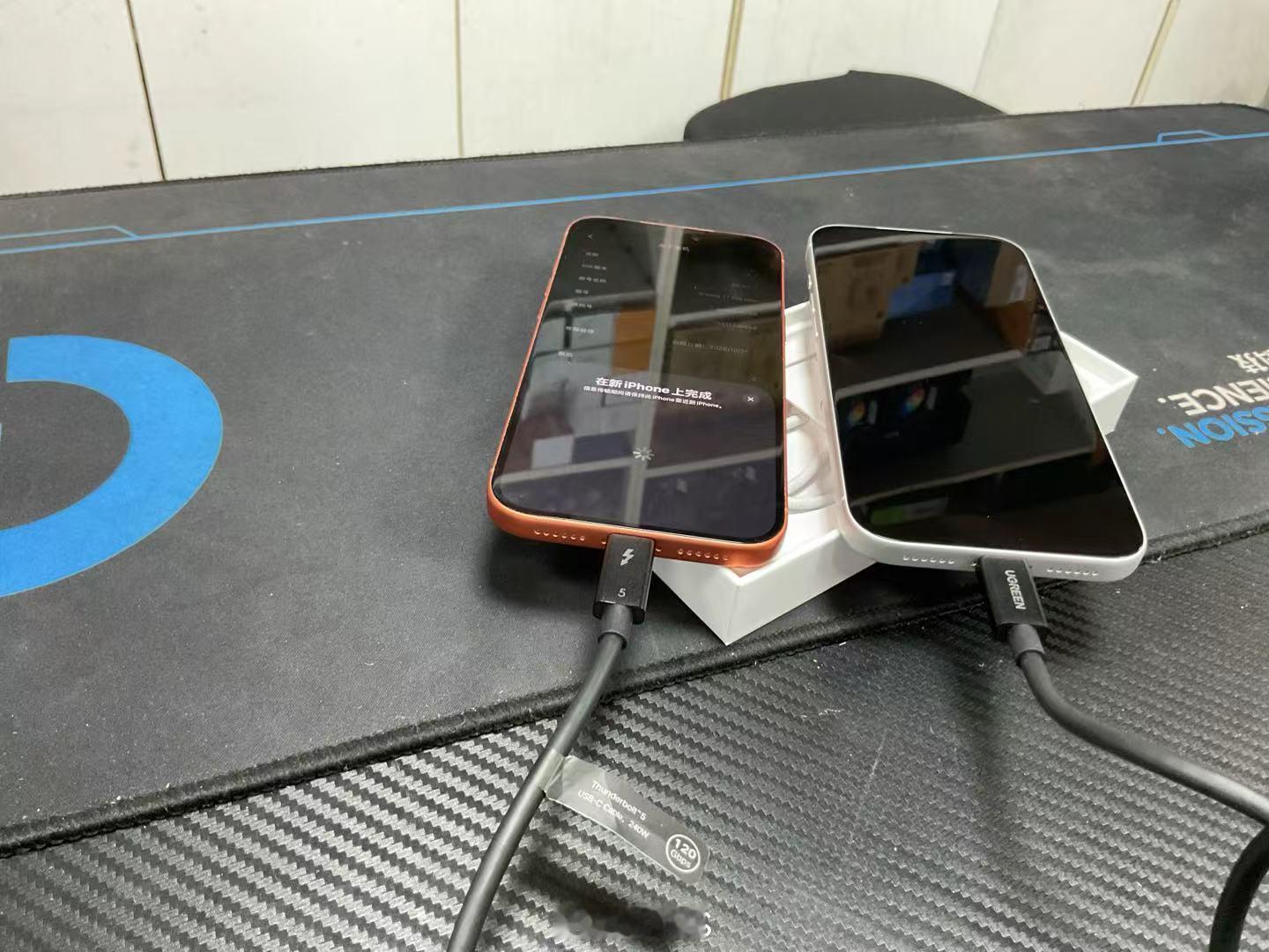 这个世界什么都是假的 只有男朋友给买的iPhone18 Pro Max 银色512才是真的[奥特曼] ​