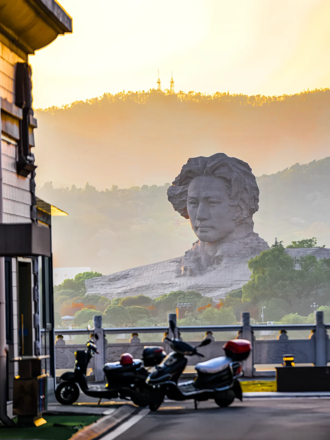 橘子洲头别去人挤人❗️拍毛主席像来这里更香