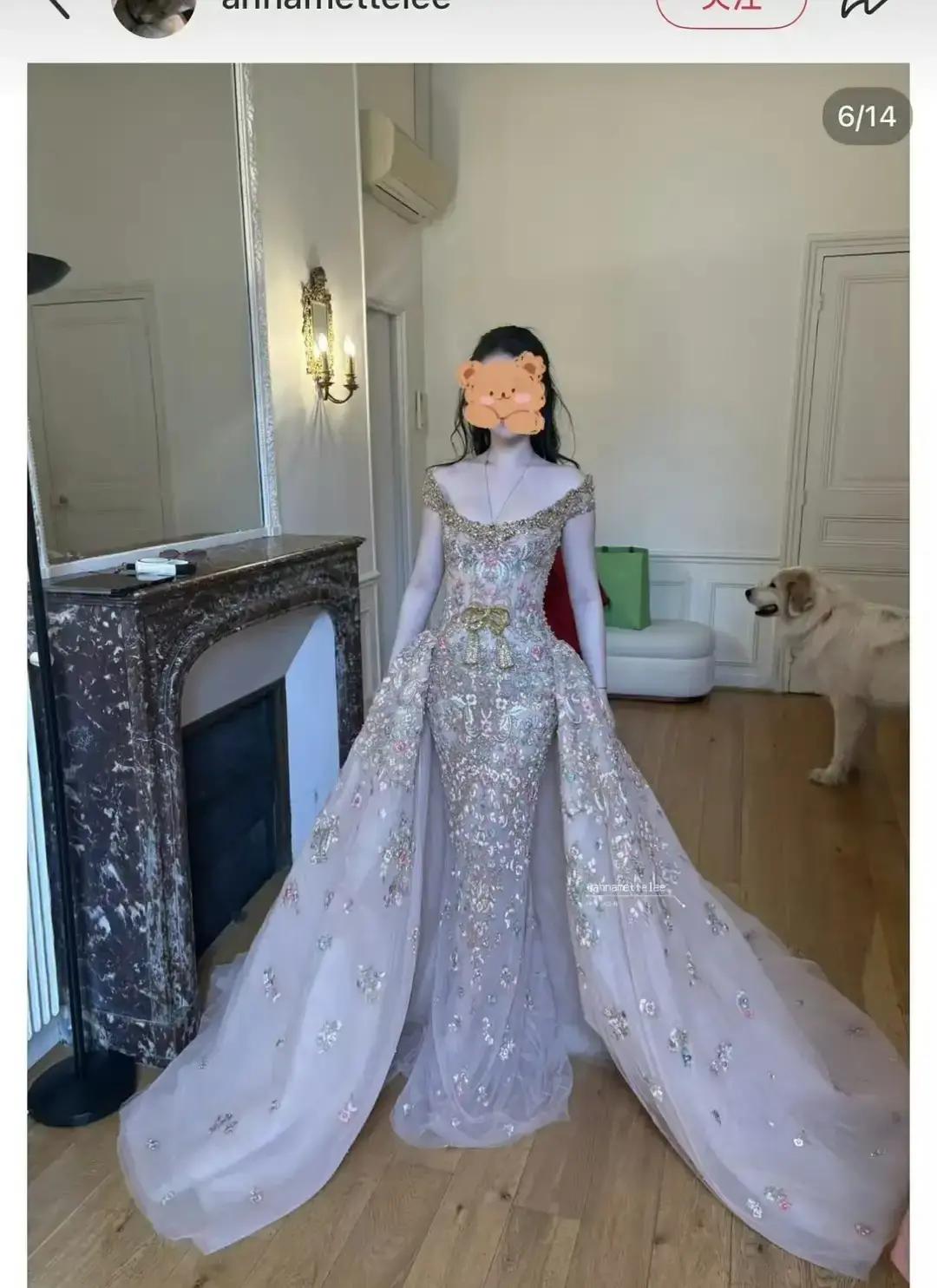 花几十万真金白银买高定礼服的真富婆，做梦都想不到自己会被一群敲键盘的追星族追着骂了整整半天。
事情起因特简单，人家有钱人花大几十万买了件祖海礼服，高高兴兴穿出来拍个照，结果赵露思的粉丝当场炸了毛。
原因荒唐得让人发笑：为了吹自家偶像穿的是“全球唯一”，这帮粉丝死活不承认现实里有人能买得起同款。