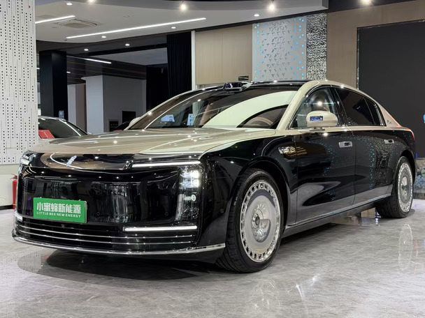新到25年尊界S800，星辉行政版，选配多成色新，落地110多万，保险0理赔，6万多公里，精品一手车，现在只有63万多，需要的老板联系#二手车 #买车推荐 #尊界汽车 #尊界S800 常州二手车买车卖车高价收车，精品二手车评估#常州 #常州同城 #行走的艺术品