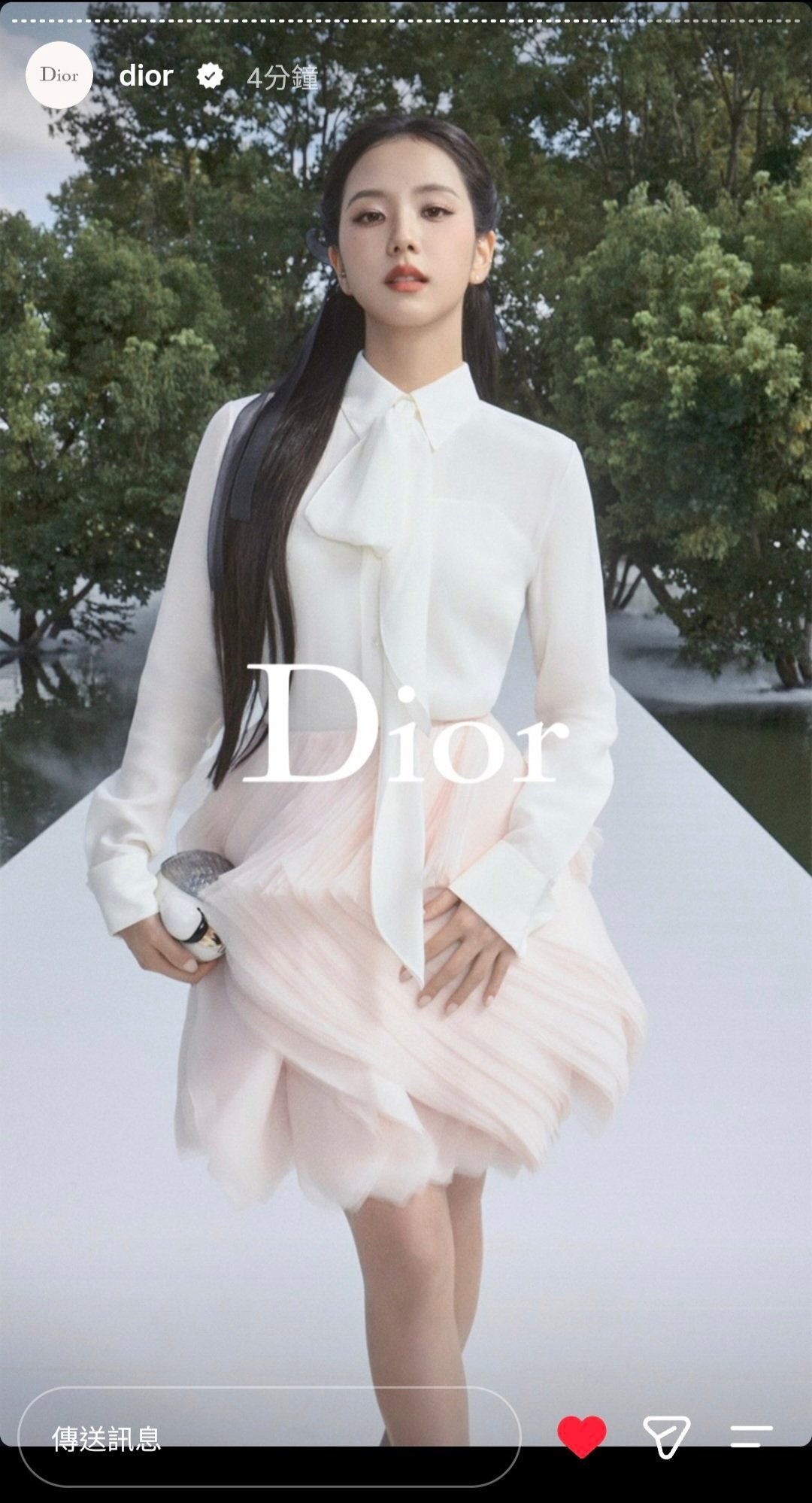 #Dior快拍首发金智秀# Dior IG story首发单独认领金智秀，公主闪耀巴黎🤍📷特别美 ​
