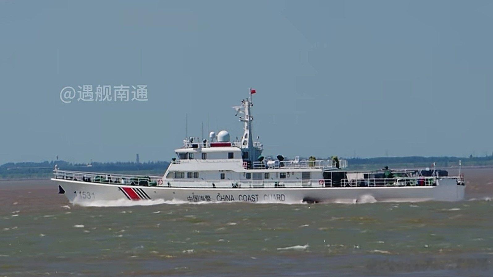 #中国海警[超话]# 福建海警局直属分局赤山艇，舷号14531，系芜湖造船厂有限公司承建的031改型巡逻艇。以福建省莆田市秀屿区南日镇赤山屿命名。（图源见水印） ​
