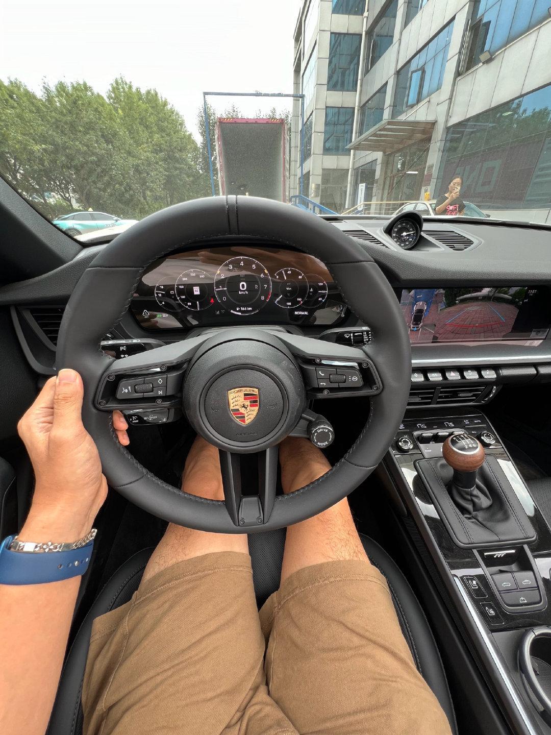 敞篷手动挡911 来了  ​