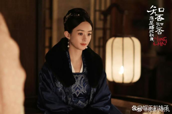 1.王祖贤因过度医美颜值下滑，就很抵触出镜，如今真的太缺钱了才想着卖情怀复出，后续还会直播带货。 
 
2.赵丽颖手头有部长剧，今年2月份就开始接触了，原本说七八月份开机，结果拖到现在也没动静，最新消息说要延期到明年2月份。 
 
3.郭京飞他之前是演话剧的，后来才开始演一些配角，最后《龙门镖局 ​