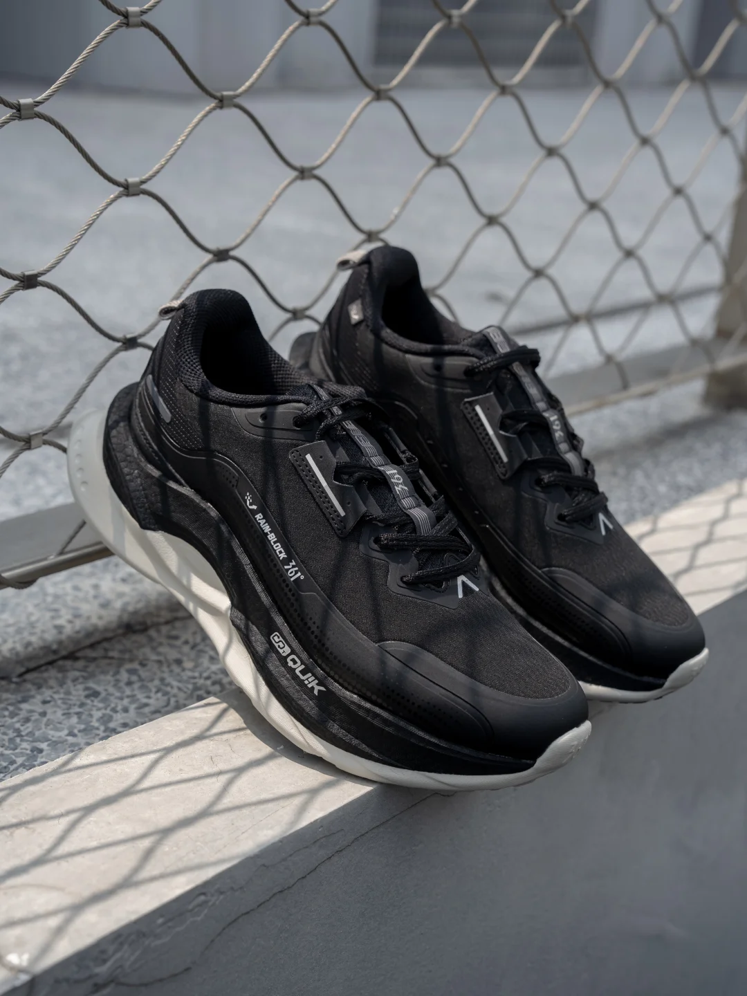 秋冬通勤运动松弛感 是这双361°给的