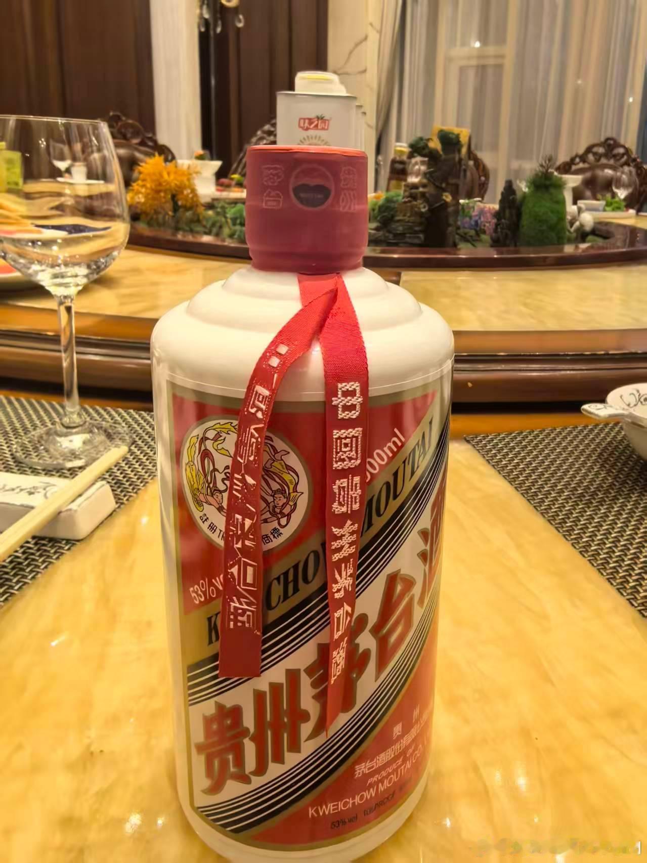《今天，段永平抄底了！这只股直线拉升！》
     今天的A股是不是跌的有点吓人！
     上证指数一度跌幅2%，创业板指、科创板指跌幅均超过4%。盘面上，全市场共有超4700只个股下跌，跌停的股票一抓一大把。

同样是大跌，有人关灯吃面，有人欣喜抄底。

9月28日上午，段永平在雪球平台发帖，“买了点” ​