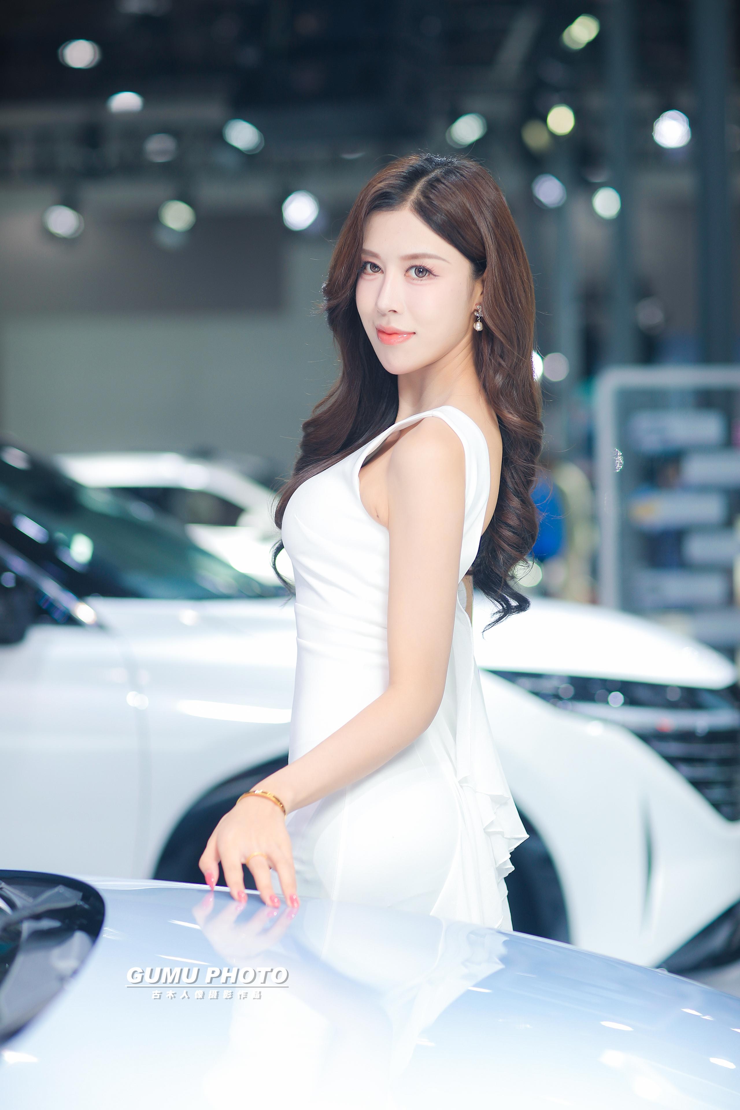 2025贵阳汽车文化节东风日产展台模特小姐姐