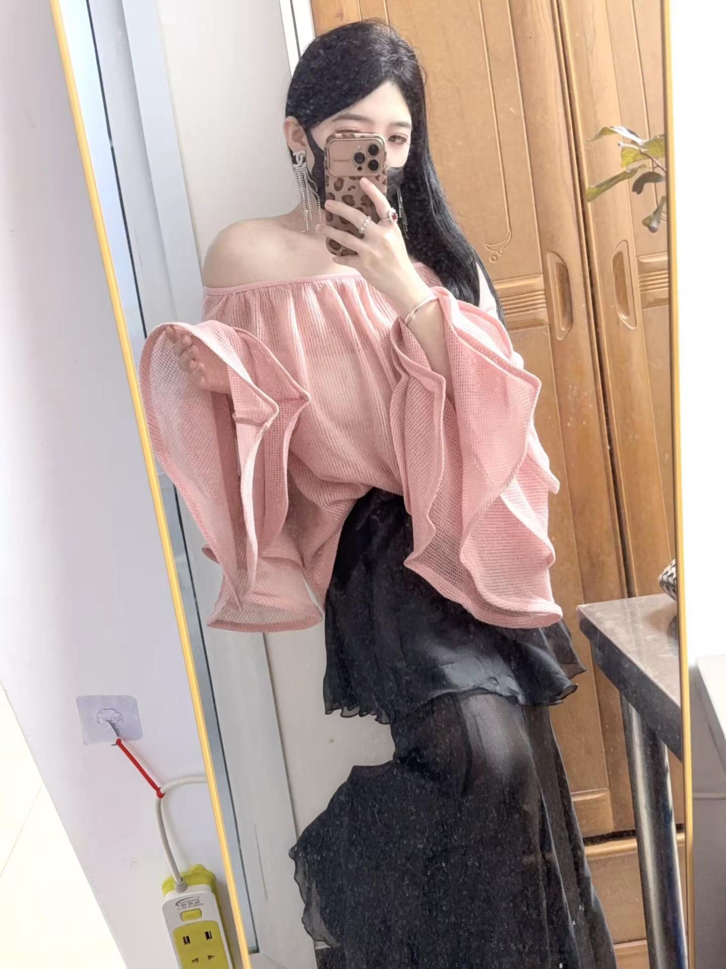 <p>穿搭 御姐范儿 <!--{img:0}--><!--{img:1...