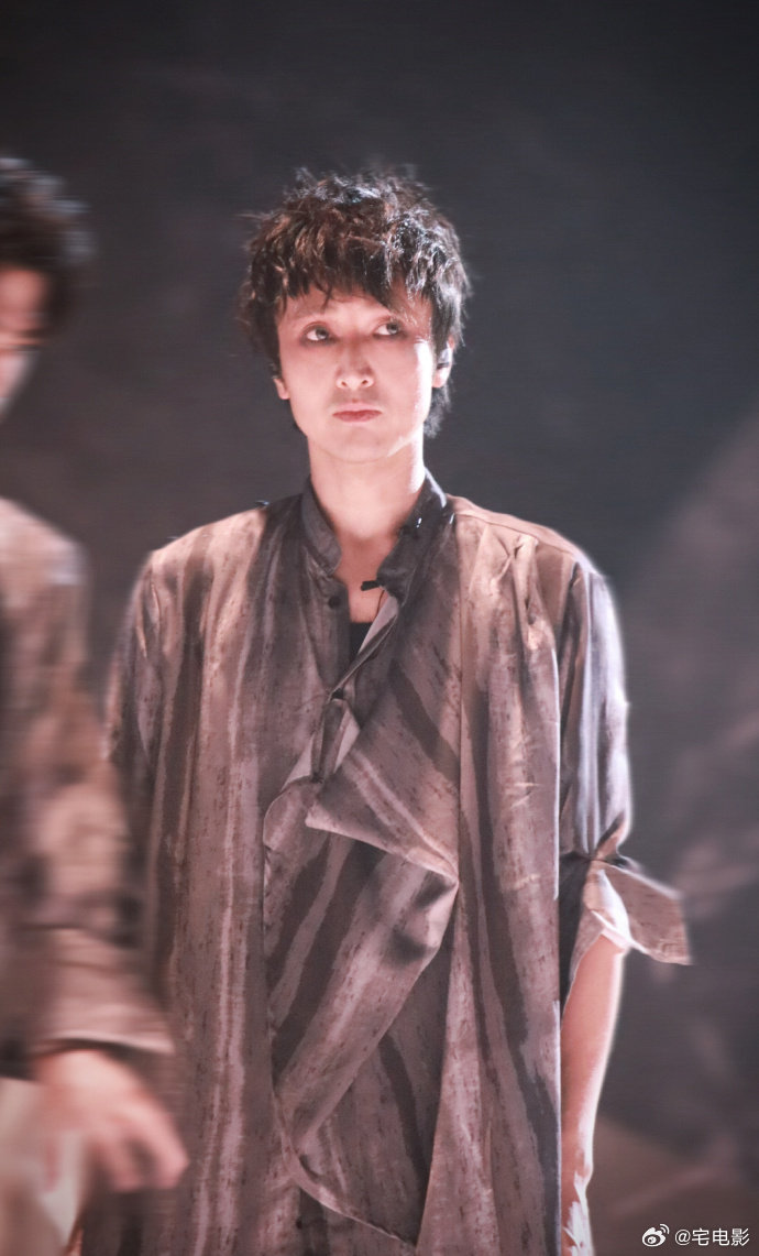 #王传君部落唱请我不改# 已经开始脑补王传君他们演绎请我不改的样子，感觉会是很有态度的一个舞台。#披荆斩棘# ​