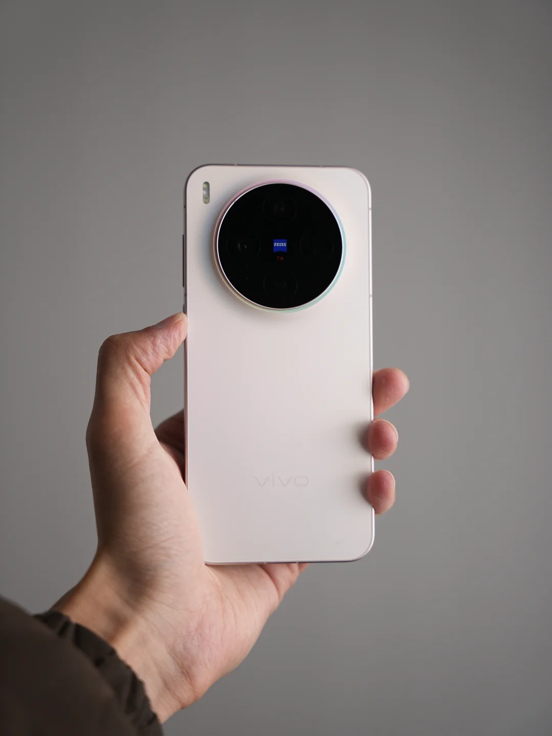 给准备买vivoX300的人提一点小建议，和解答一些疑惑。 	 首先是...