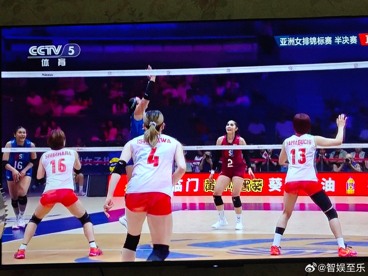 #泰国女排3比1日本女排#女排亚锦赛终于迎来一场好看的比赛而且爆冷，实力稳定的日本女排，被泰国狂踩，甚至没能把比赛拖进第五局。中国女排决赛终于不用打日本，但日本实力还在，而且泰国女排实力稳定，对中国女排威胁很大！ ​
