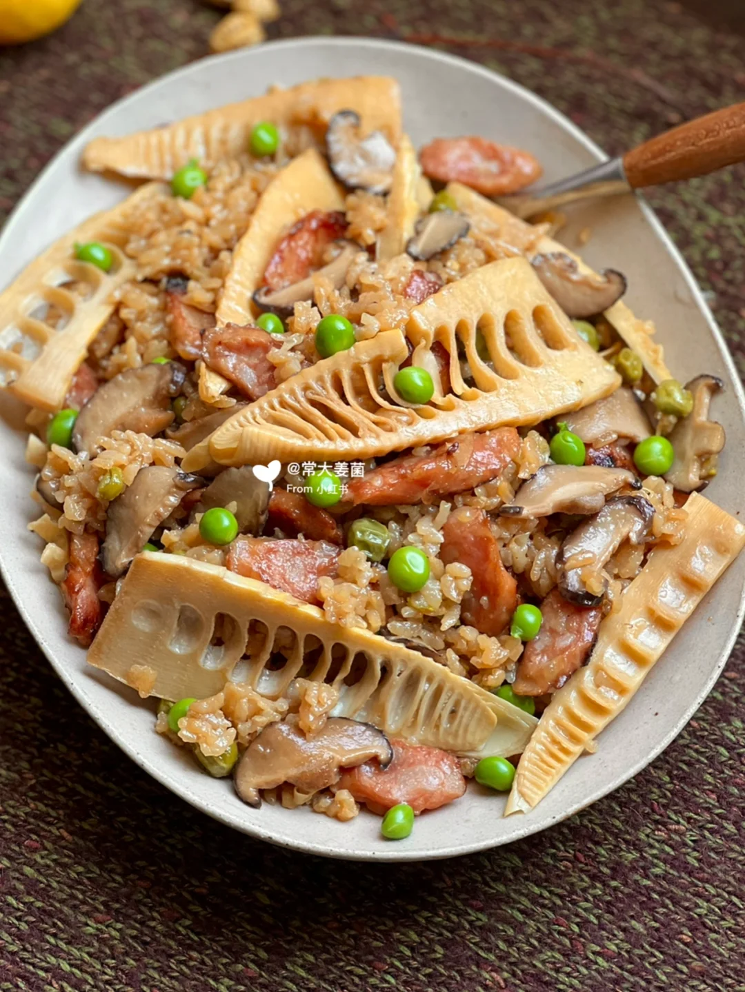 春天过吃不到の春笋腊肉焖饭🎋香飘整栋楼～