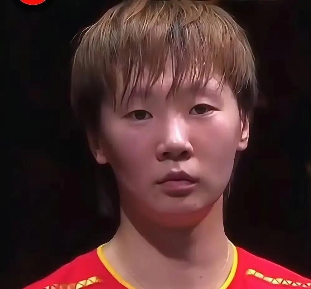 王曼昱能不能站上2028年洛杉矶奥运会女单赛场，现在谁也不敢把话说死。竞技体育最让人无奈的地方，就是你明明很强，名额却只有那么几个
国乒这些年不缺遗憾。刘诗雯、许昕、朱雨玲，实力和成绩都摆在那里，却没能参加奥运会单打。王曼昱如今也面对同样的疑问：机会还在不在，得看未来几年的状态和队内竞争
王皓更让人