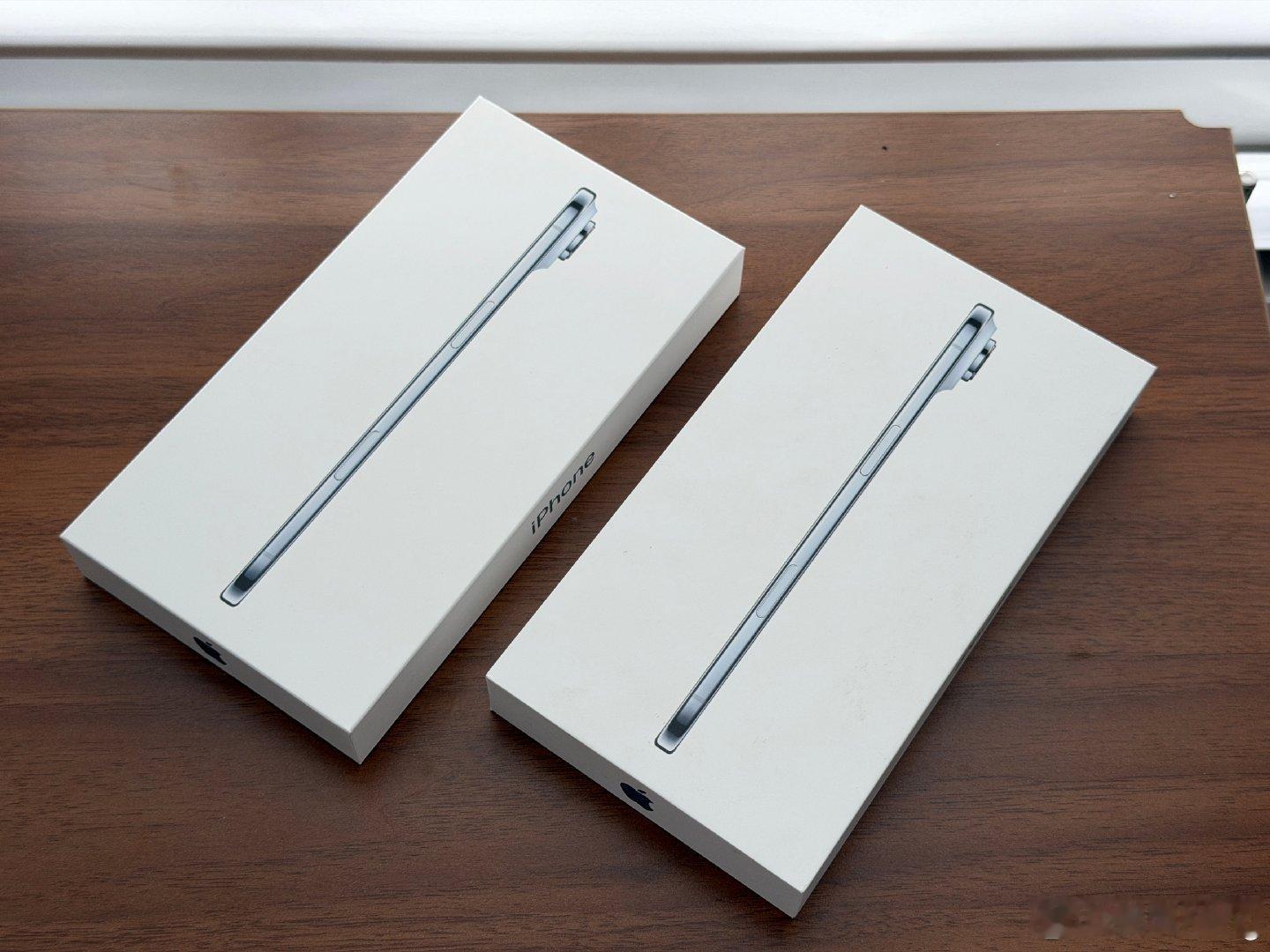 #iPhoneAir有多不保值#我去年在PDD 用7000多买的iPhone Air，现在卖出去还能卖4000多。我没记错的话之前iPhone Air最低价做到5000多，如果是这个价入的话，真的亏不了太多。 ​