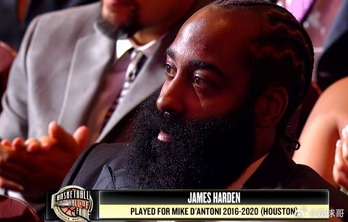 一切归罪于不该拒绝火箭开的NBA第一份5000万合同，应该先拿了再说，例如利拉德，先拿完6000万，一点不耽误去雄鹿。还有不该跳出4700万球员选项降薪1500万，看看威少，在湖人打那么烂照样执行4700万，包括约翰沃尔。再有来快船第一年不该场均只出手11次，威少底薪都比这多，场均出手11次，这不仅降低生 ​