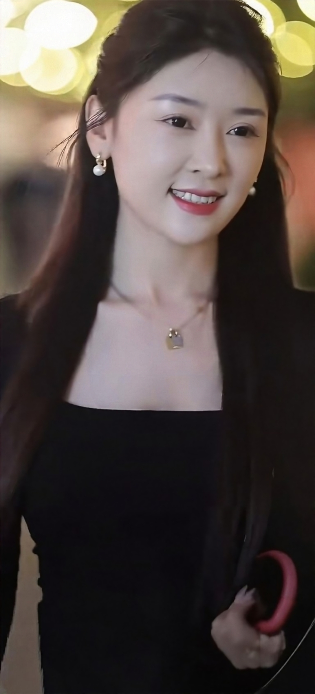 网红韩艺是在太古里走红的街拍模特，身高173cm，堪称微胖界天花板。她...