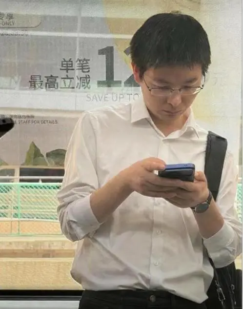 王兴兴，开始秀硬核肌肉了！