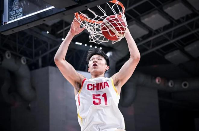 中国篮协刚刚公布 2026 名古屋亚运会男篮 14 人大名单，杨瀚森的...