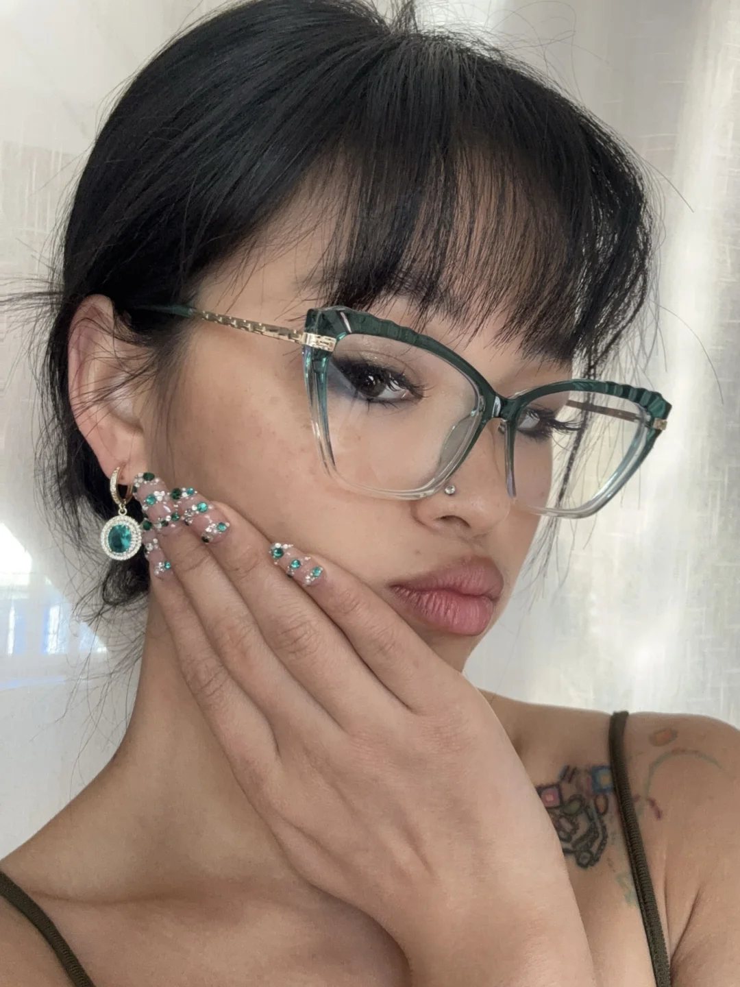 Hair done nails done 🍃