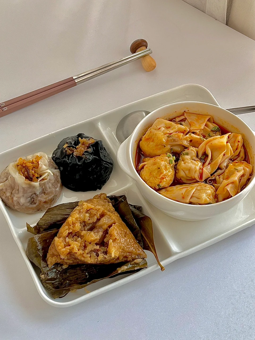 中式早餐🥢｜肉粽子｜麻辣馄饨｜双色烧麦😋