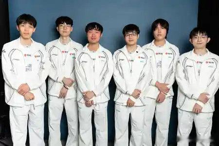 T1训练赛都是乱玩的 不会到现在还有人相信训练赛吧

#Shanji曝BLG训练赛全输##TES与AL多人缺席S16# ​