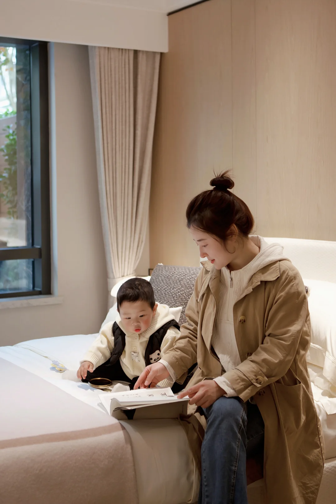 在银杏的院落里，为孩子定居在三圣乡的秋天