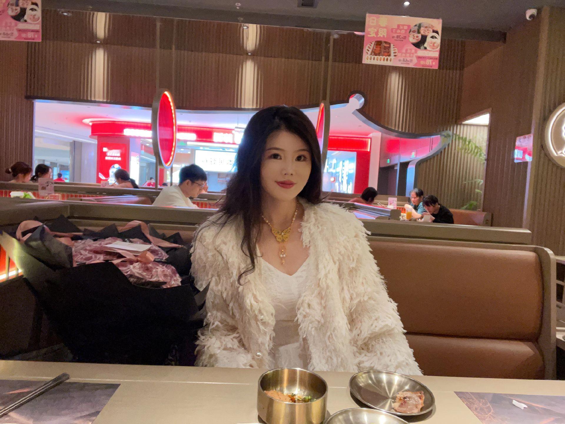 <p>甜美女生 <!--{img:0}--><!--{img:1}--...