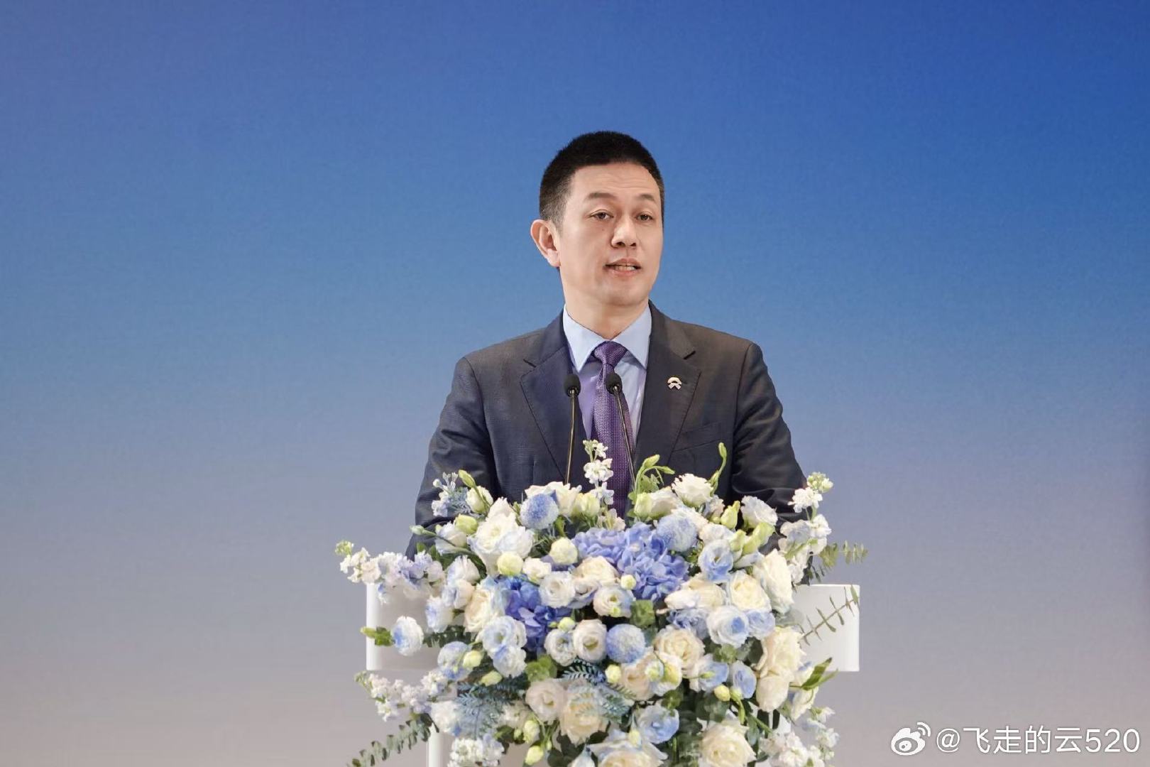 #蔚来李斌回应与吉利合作充换电# 

企业之间存在竞争，不代表对立

各家的技术收敛在一起，减少重复投资，减少浪费，提高每个公司的效率，是中国新能源汽车企业的重要课题

斌哥的站位和视野，还是太超前了 ​