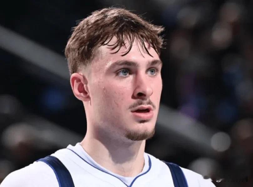 北京时间4月28日，NBA官方正式公布本赛季年度最佳新秀奖项归属，独行...