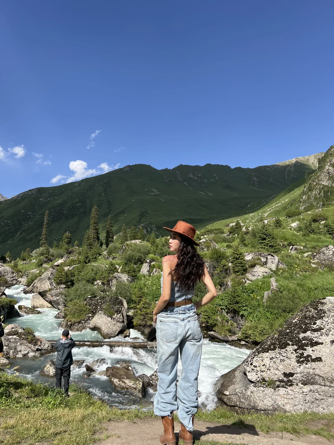 伊犁的夏天～看到电脑壁纸一样的天空