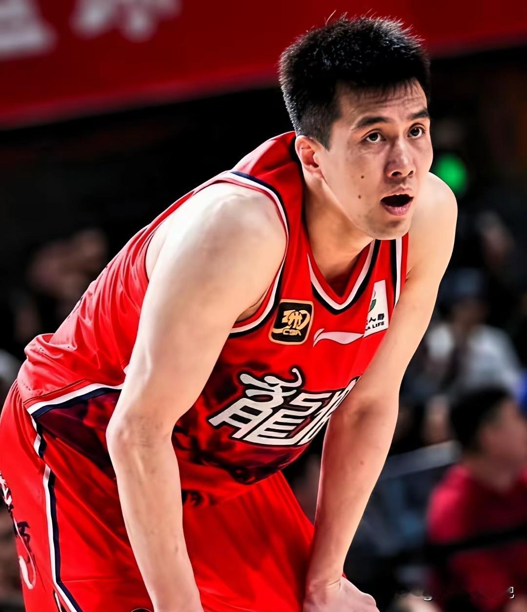 郭艾伦将解说辽宁跟山东的季后赛！ 今天传来郭艾伦最新消息，季后赛将要开...