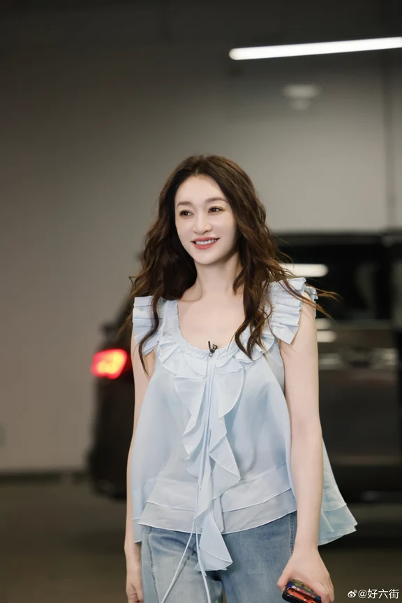 今天的甜妹，是蓝色的～💙